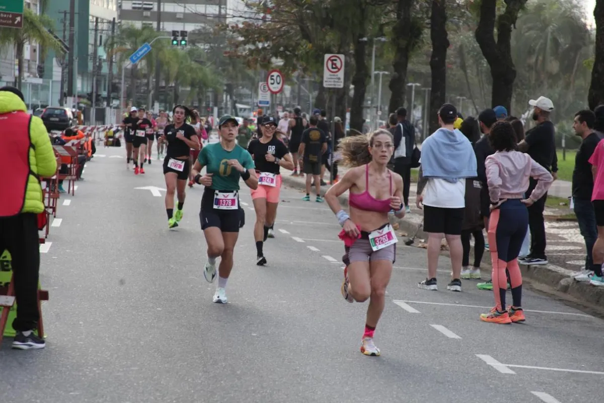 Corrida Afrodite altera trânsito em Santos domingo