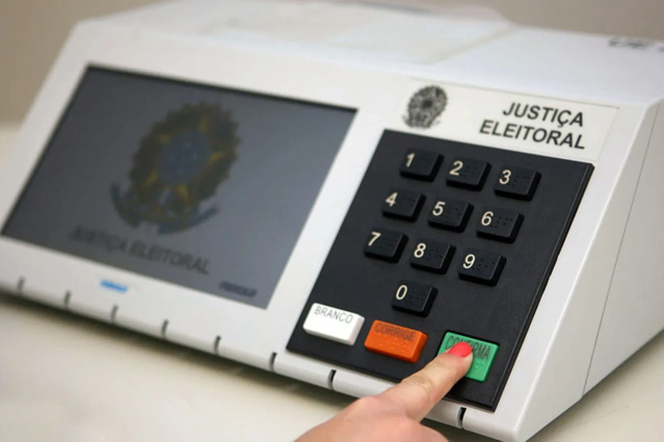 TRE-SP realiza teste de integridade das urnas