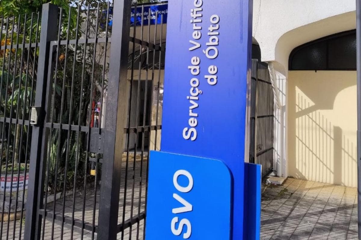 Morador de rua é achado morto em imóvel abandonado