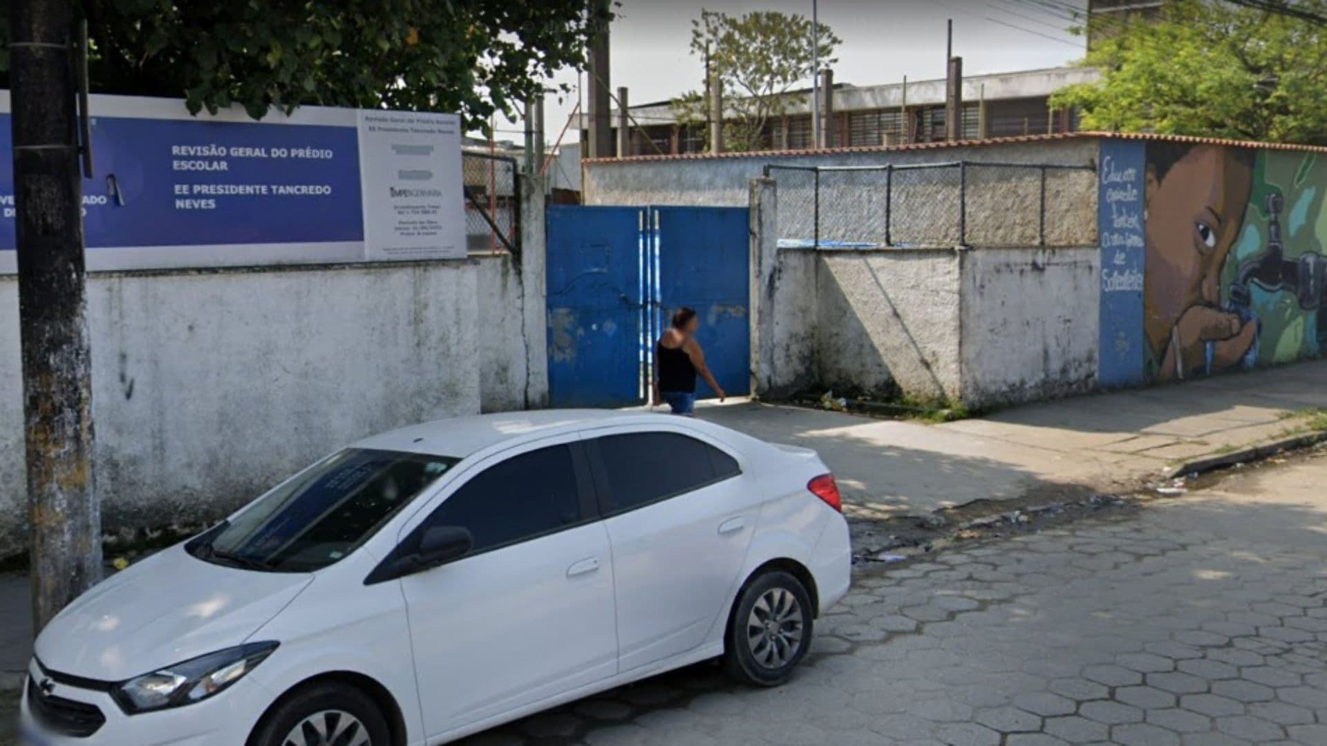 Detenção em local de votação em Guarujá