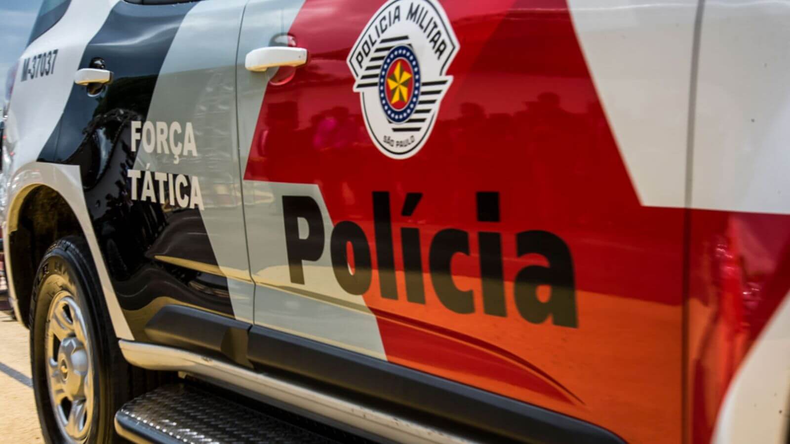 Ex-marido agride mulher após ser acolhido em apartamento