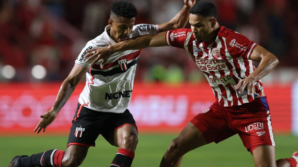 Botafogo perde para Náutico e freia fuga do Z-4