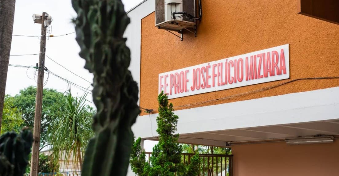 Adolescente denuncia racismo e ameaça em escola estadual