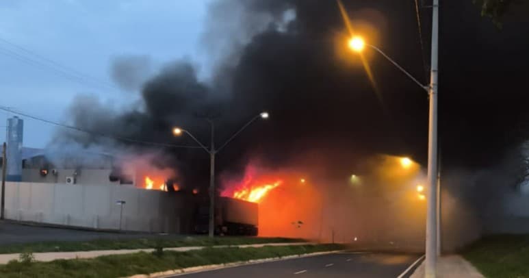 Incêndio danifica caminhões em Rio Preto