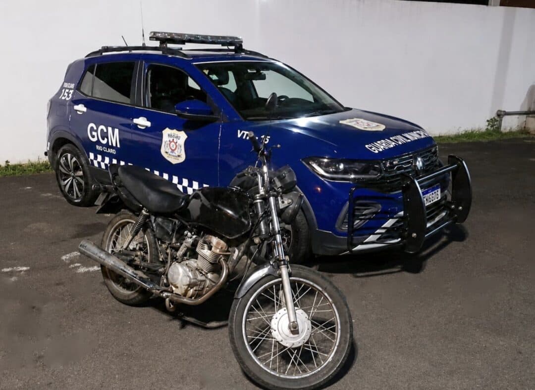 GCM recupera moto furtada no centro de Rio Claro