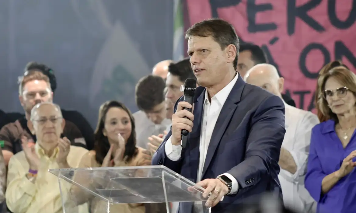 Tarcísio é reeleito governador de SP