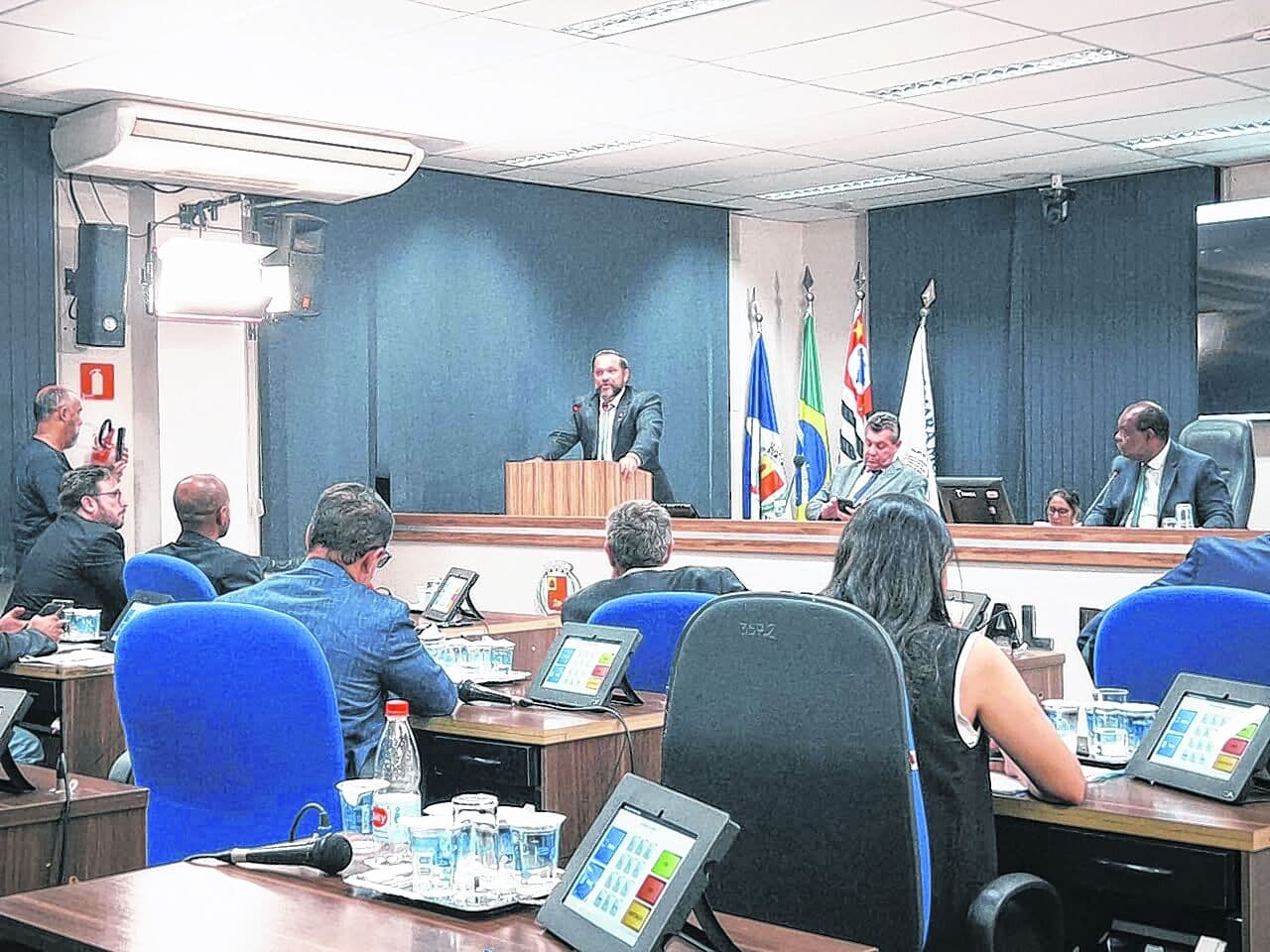 Câmara mantém veto a entrega de medicamentos