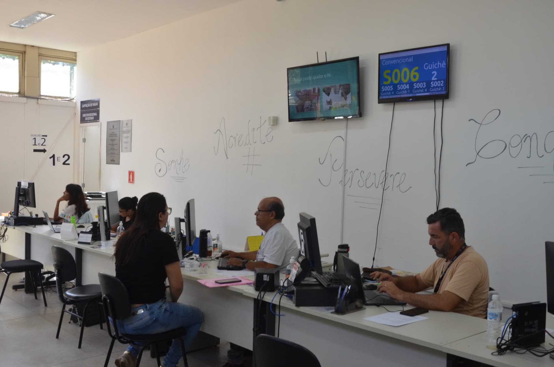 Emprega Franca seleciona auxiliares de logística nesta terça