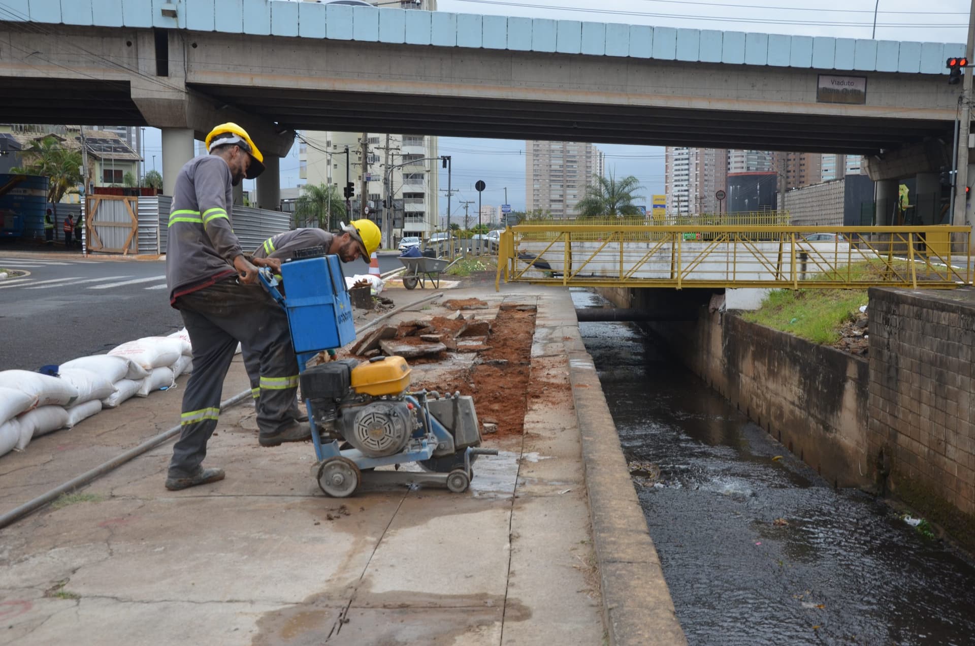 Obras no Córrego Cubatão alteram trânsito em Franca