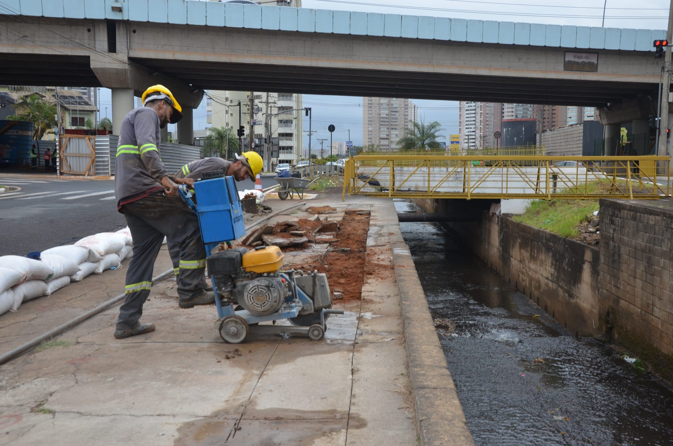 Obras no Córrego Cubatão alteram trânsito em Franca