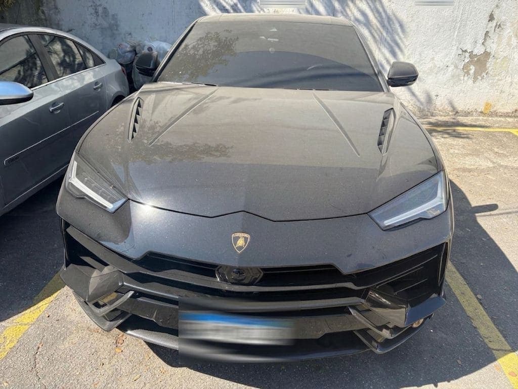 Lamborghini é apreendida em operação policial