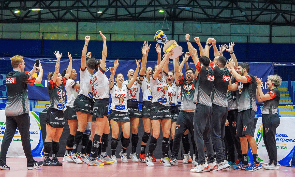 Sesi Bauru é campeão da Taça Brasil de Vôlei