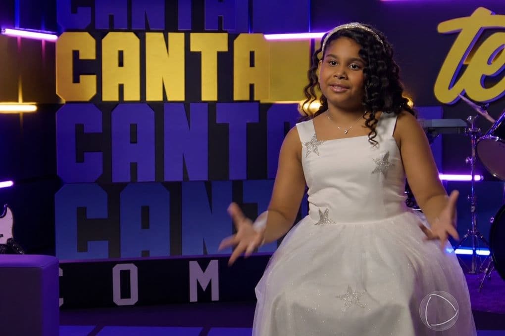 Vicentina chega à final do Canta Comigo Teen